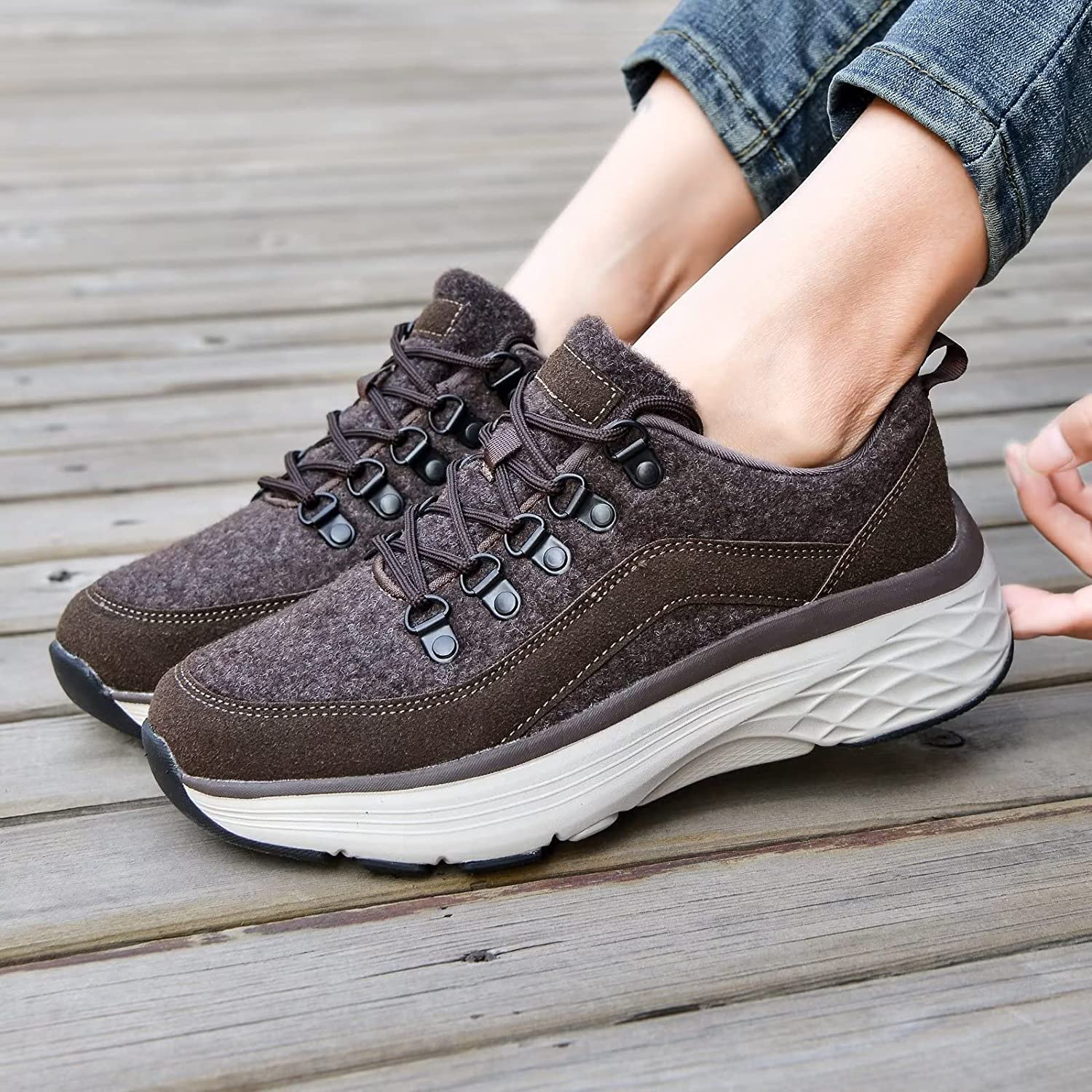 Womens Winter Walking Shoes Comfortable Non-Slip Sneaker Ladies Lace-up Warm Tennis Shoes