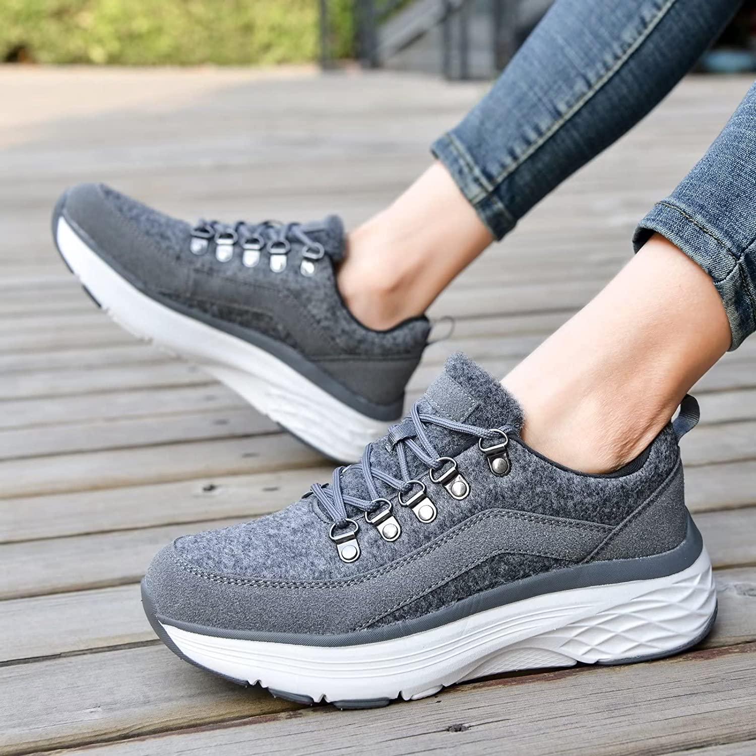 Womens Winter Walking Shoes Comfortable Non-Slip Sneaker Ladies Lace-up Warm Tennis Shoes