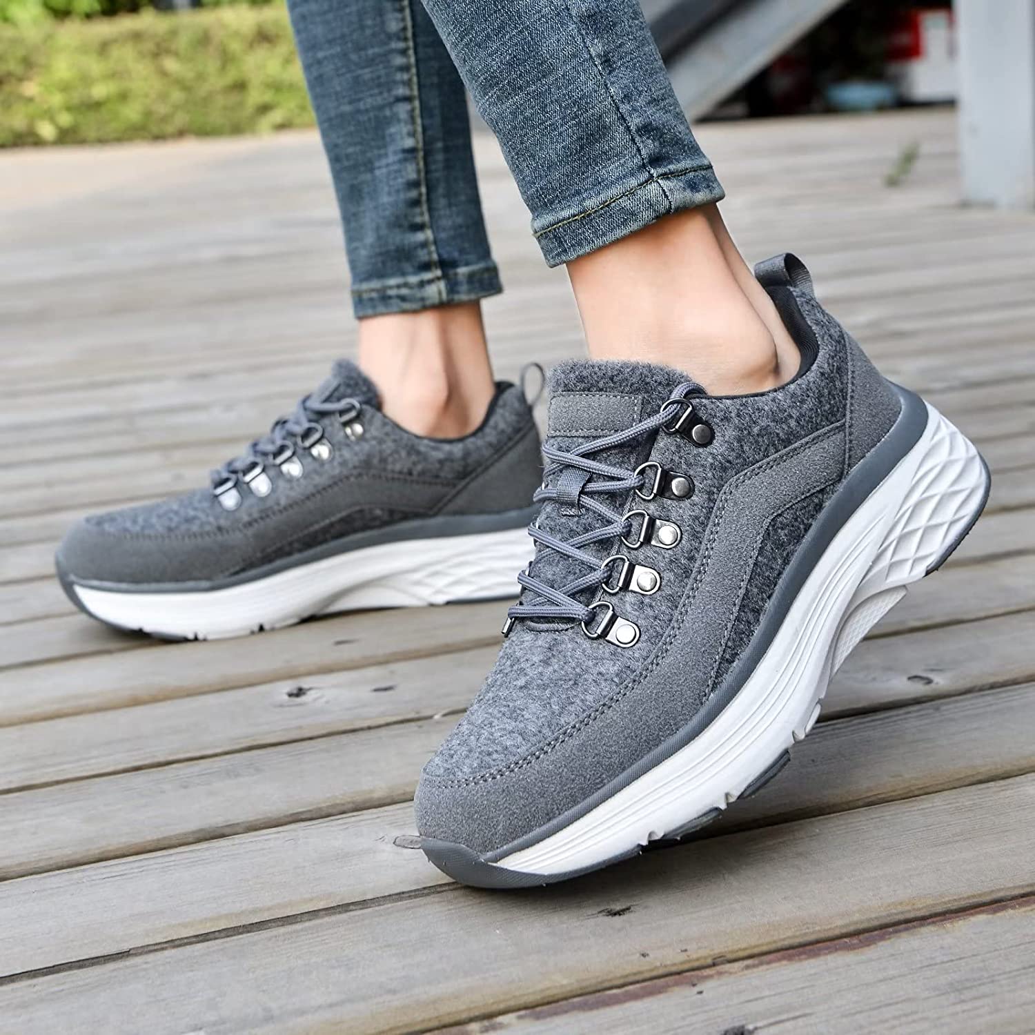 Womens Winter Walking Shoes Comfortable Non-Slip Sneaker Ladies Lace-up Warm Tennis Shoes